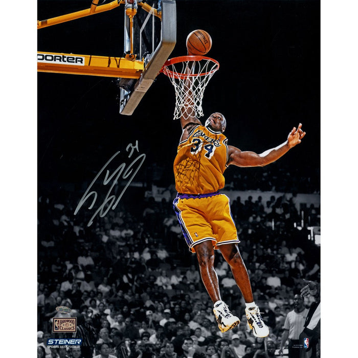 Shaquille ONeal signed Lakers Dunk in Gold 16x20 Photo