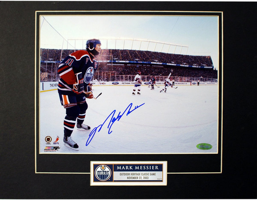 Mark Messier Signed Outdoor Heritage Classic Game